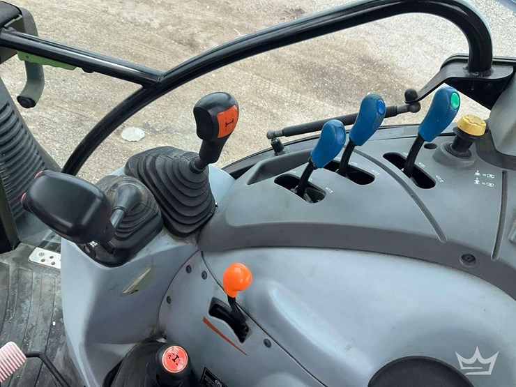 new-holland-t4.90-image-16