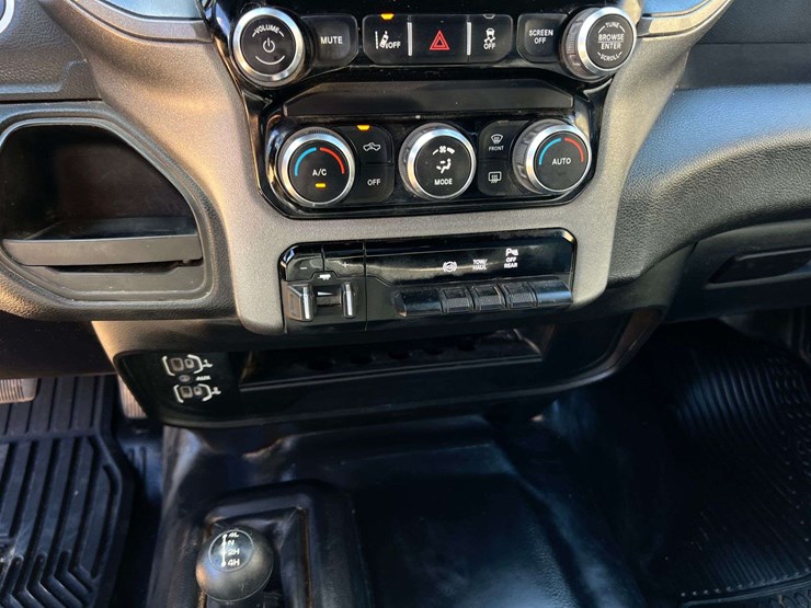 2022-dodge-2500-image-15