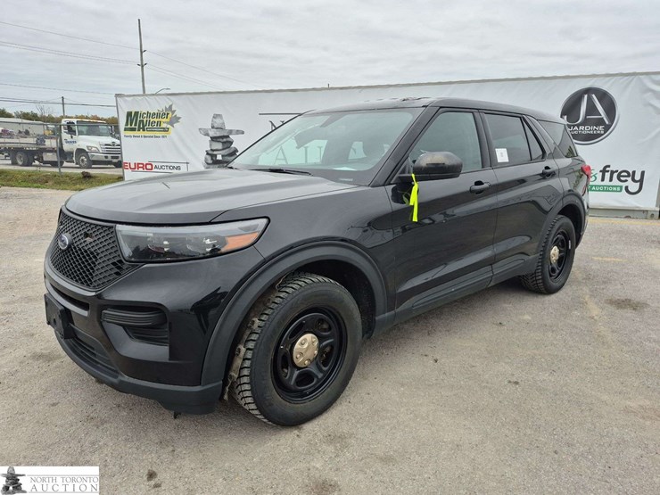 2021-ford-explorer-image-1
