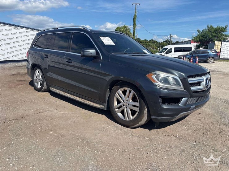 2014-mercedes-benz-gl450-image-2