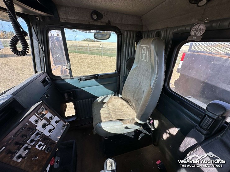kenworth-t800b-image-8