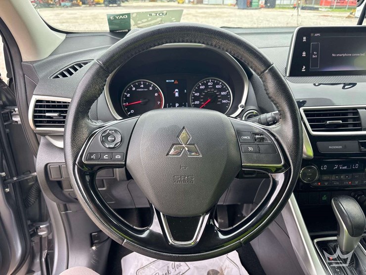 2018-mitsubishi-eclipse-cross-image-13