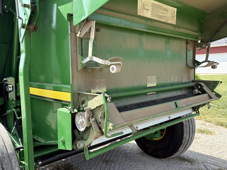 2016-john-deere-569-image-23