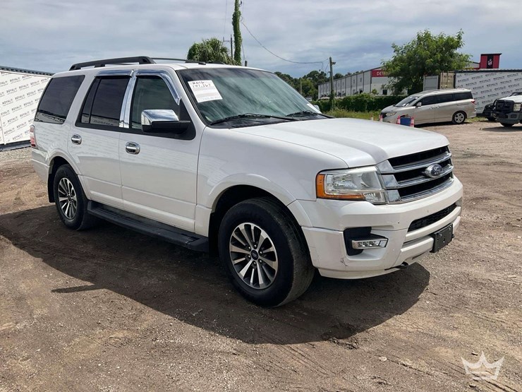 2016-ford-expedition-image-2