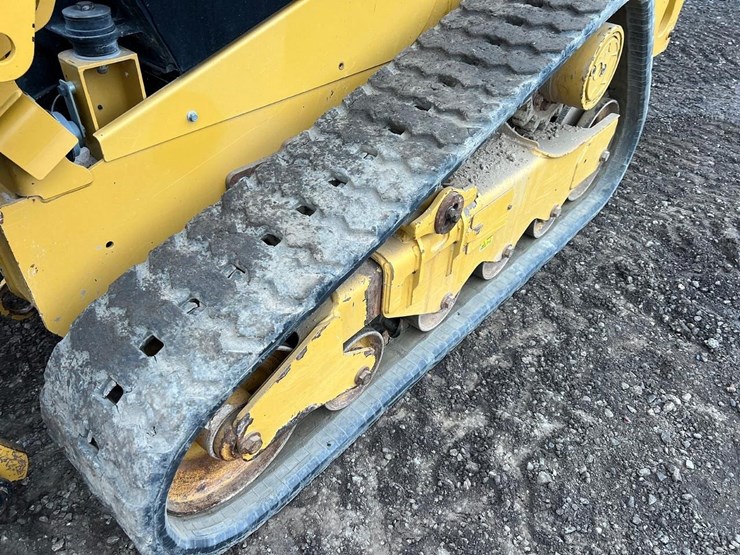 2017-caterpillar-259d-image-13
