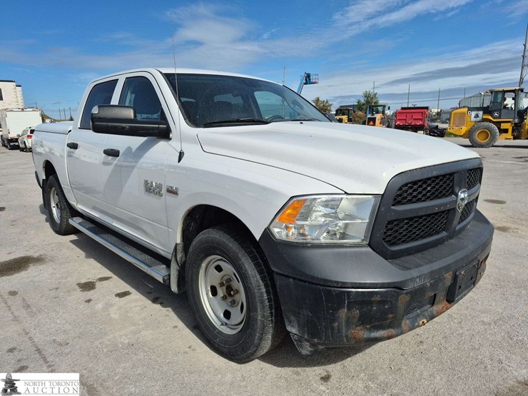2015-dodge-1500-image-3
