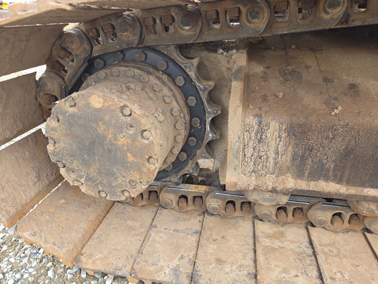 2017-deere-245g-lc-image-76