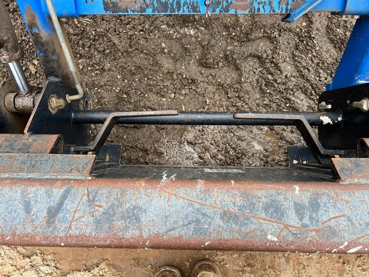 2015-new-holland-workmaster-37-image-11