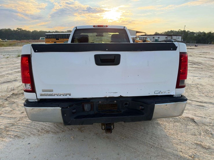 2010-gmc-sierra-1500-image-6