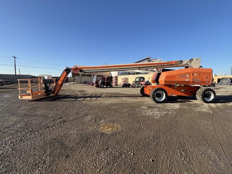 2013-jlg-860sj-image-5
