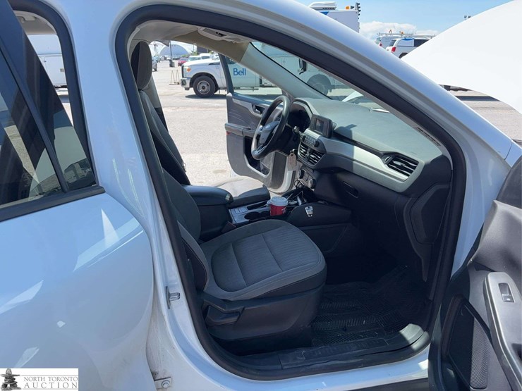 2022-ford-escape-image-18