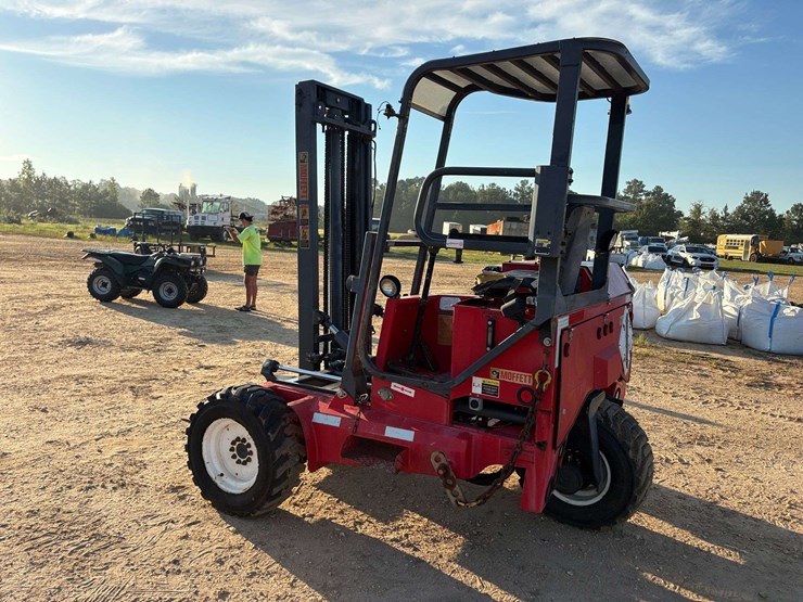 2004-moffett-m5500-image-2