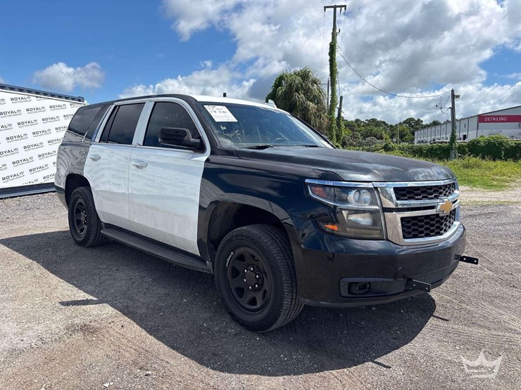 2015-chevrolet-tahoe-image-2