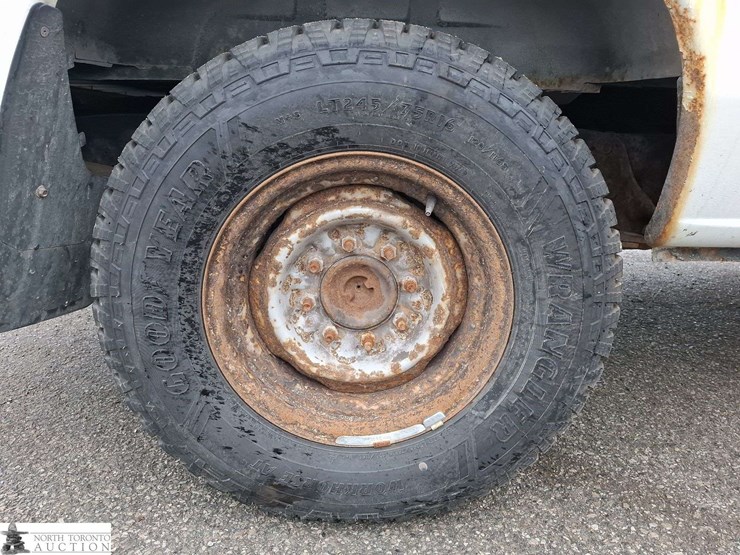 2009-ford-cargo-image-18