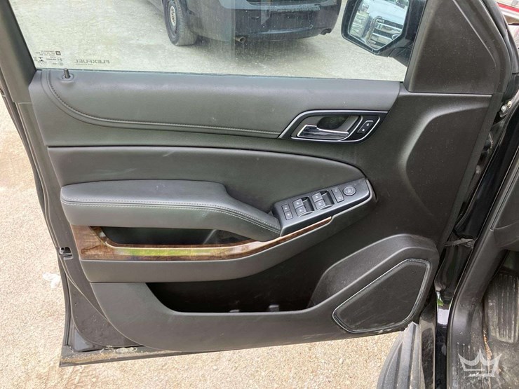 2019-chevrolet-tahoe-image-10