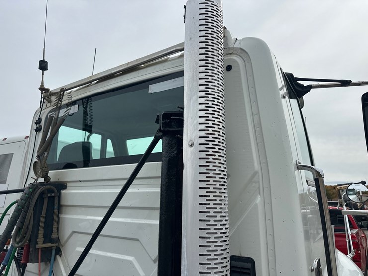 2015-international-prostar-image-15