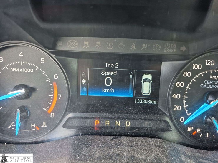 2019-ford-explorer-image-18