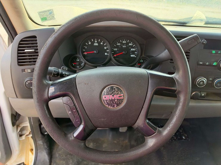 2010-gmc-sierra-1500-image-12