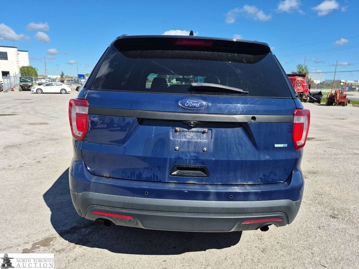 2017-ford-explorer-image-6