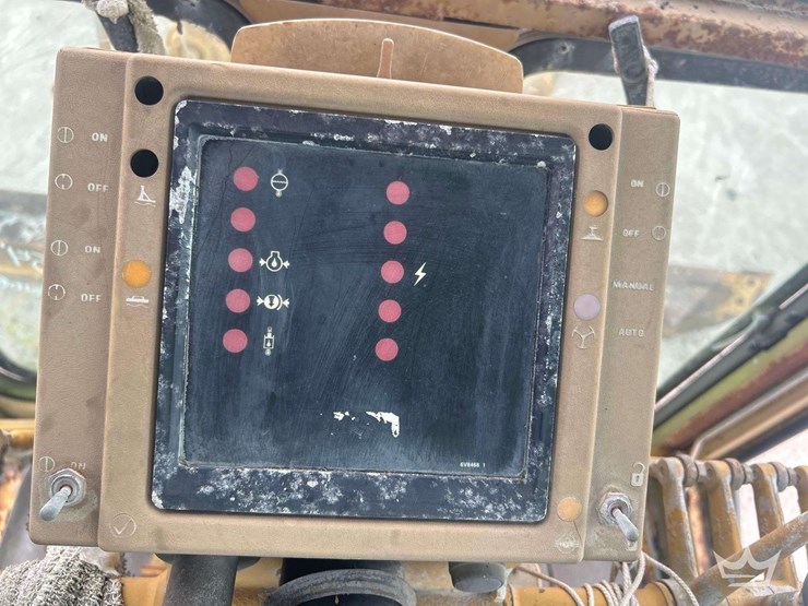caterpillar-120g-image-16