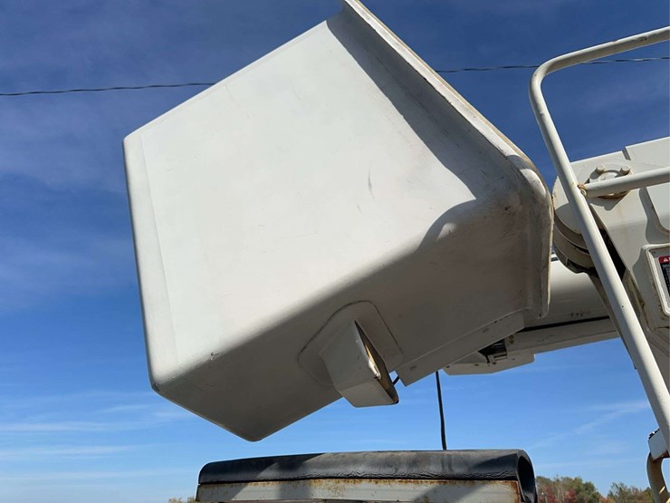 2003-international-durastar-4300-image-16