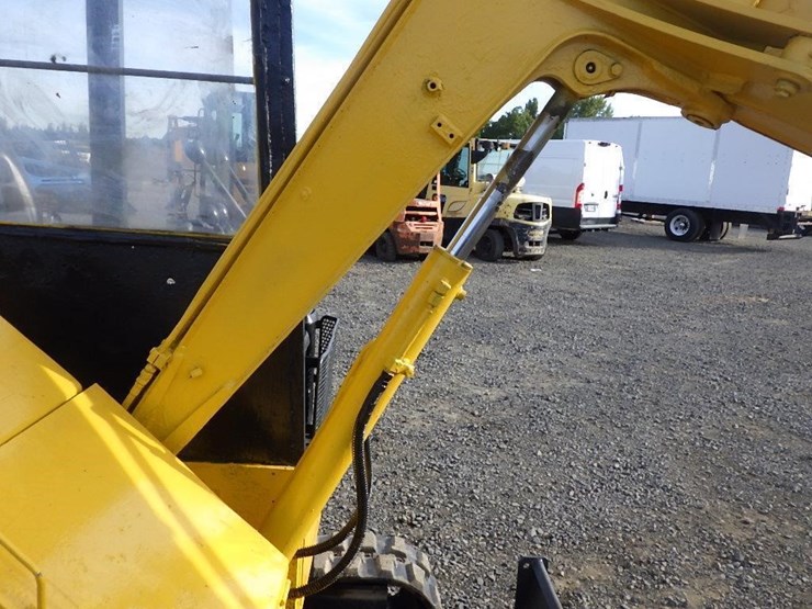 komatsu-pc28uu-image-20