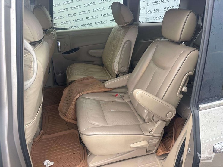 2012-nissan-quest-image-20