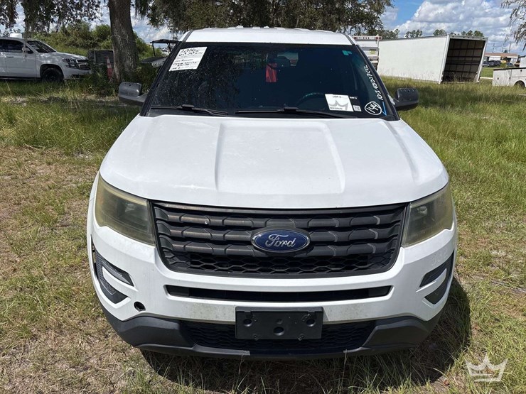 2016-ford-explorer-image-29