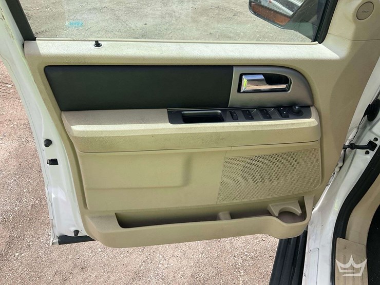 2016-ford-expedition-image-13