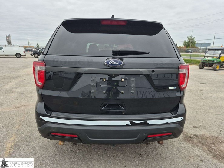 2019-ford-explorer-image-6