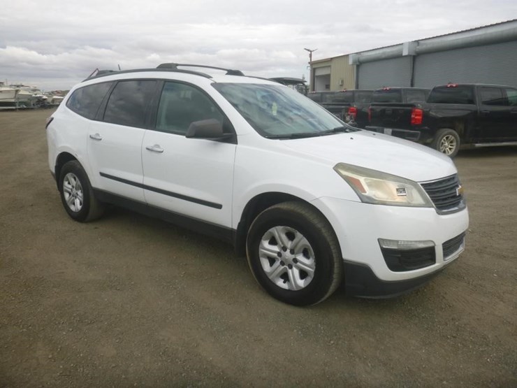 2017-chevrolet-traverse-image-2