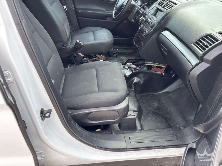 2018-ford-explorer-image-17
