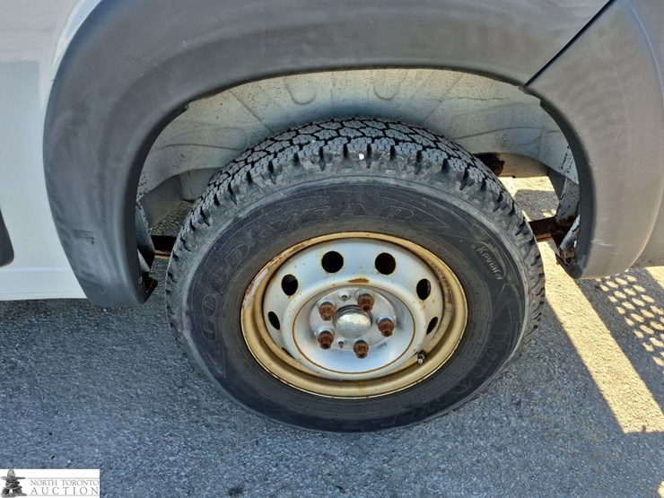 non-operable-2014-ram-promaster-cargo-van-image-22