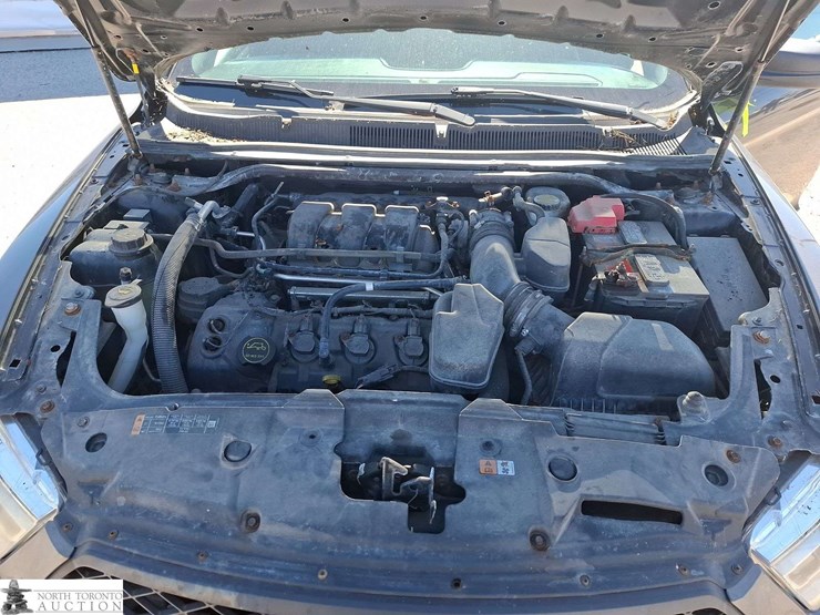 2015-ford-taurus-image-9