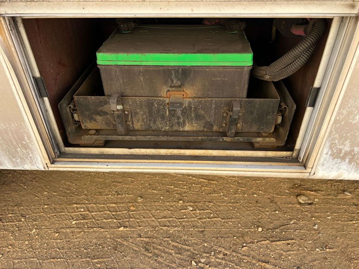 2012-ford-e350-image-57
