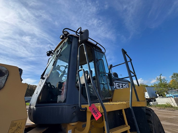 deere-744k-image-9