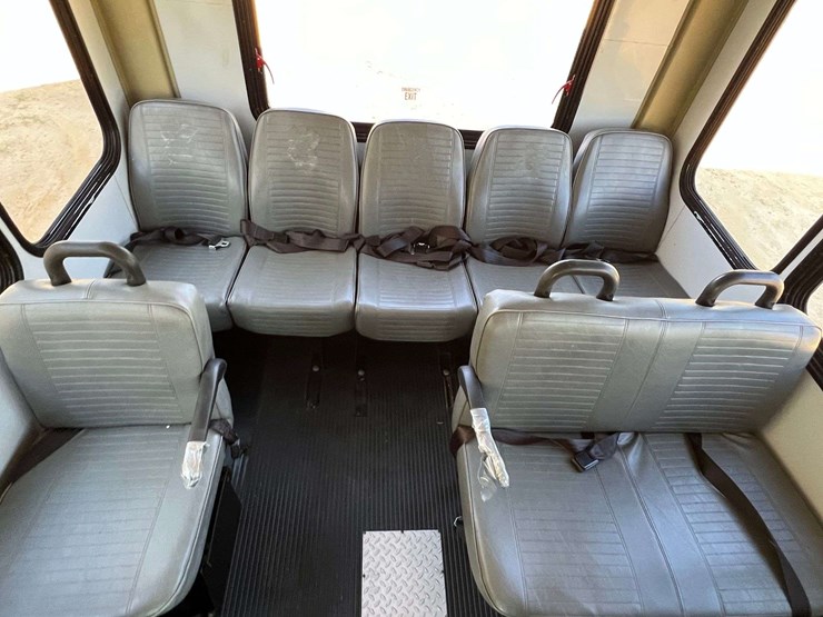 2006-ford-e350-image-30