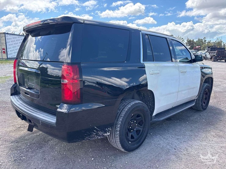 2018-chevrolet-tahoe-image-3