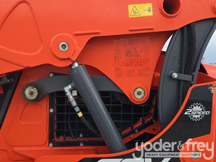 2024-kubota-ssv65-image-22