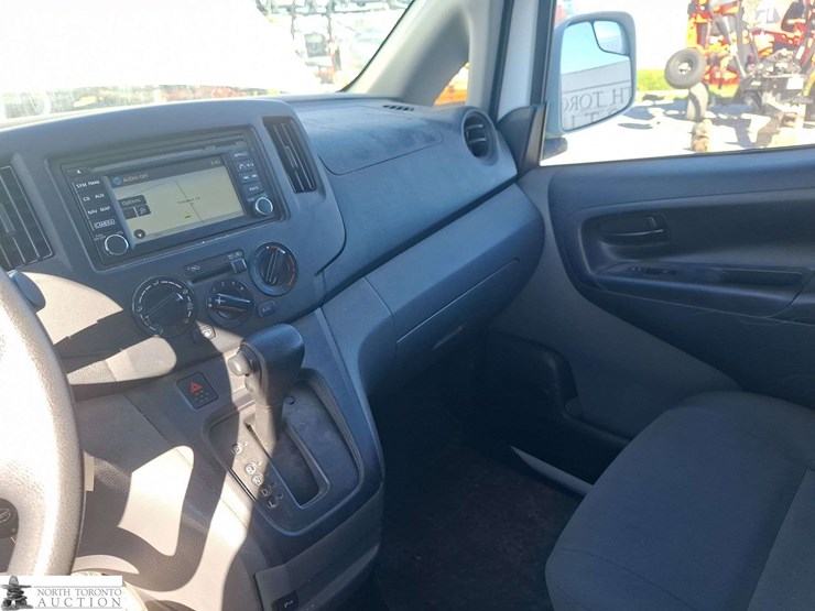 2017-nissan-nv200-image-12