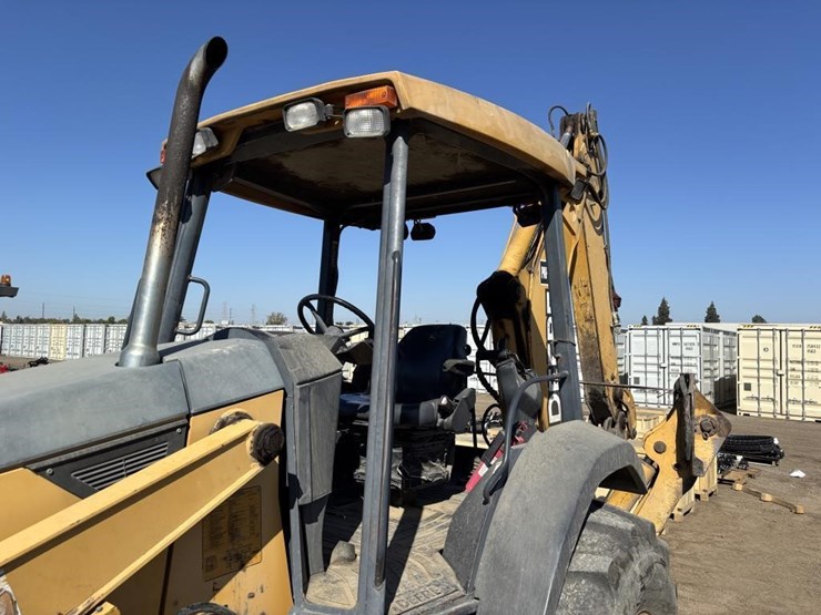2005-deere-410g-image-25