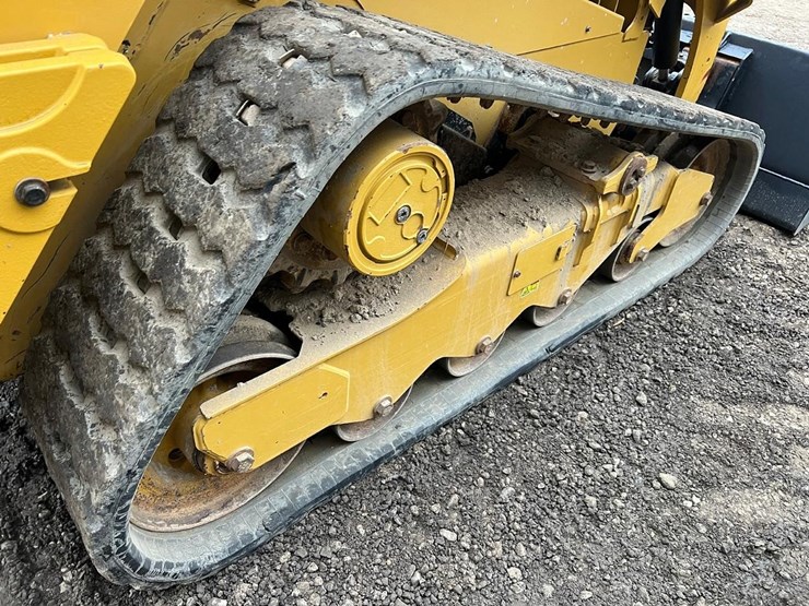 2017-caterpillar-259d-image-16
