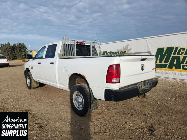 2015-dodge-2500-image-3