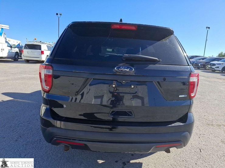 2017-ford-explorer-image-6