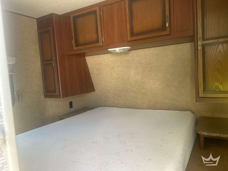 2014-28ft-crossroads-zinger-t/a-travel-trailer-image-11