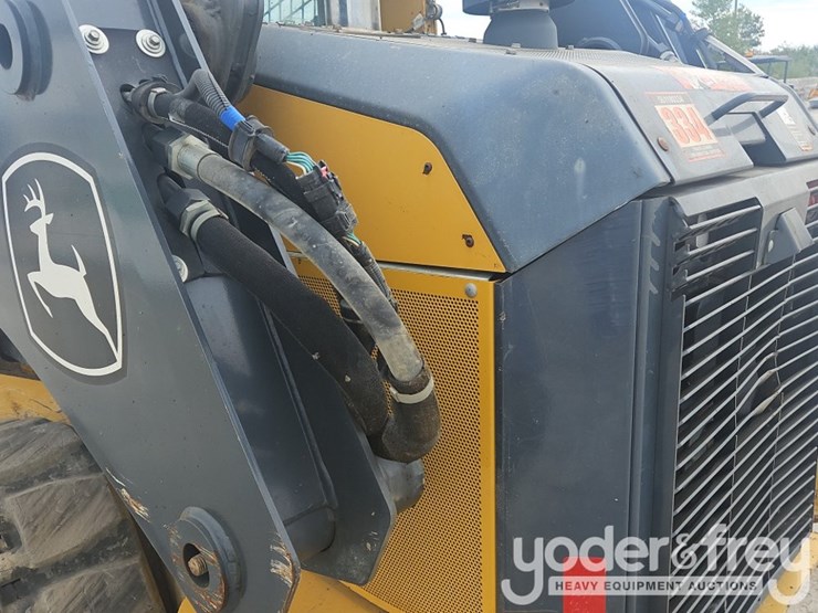 2021-deere-333g-image-31