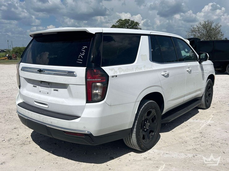 2023-chevrolet-tahoe-image-2