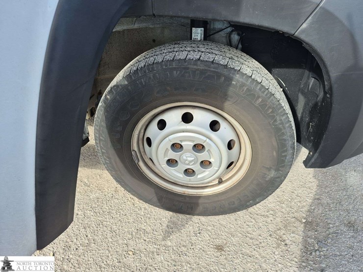 2019-ram-promaster-cargo-van-image-27