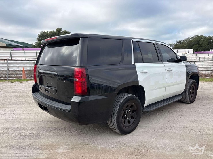 2020-chevrolet-tahoe-image-3