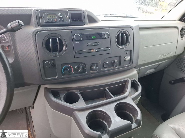 2009-ford-cargo-image-12